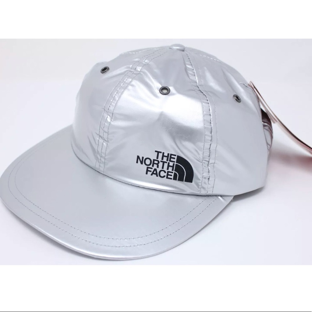 SUPREME x North Face Silver 6-Panel Hat SS18